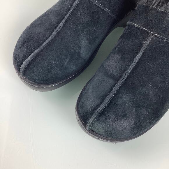 CROCS Black Suede Sherpa lined Clogs Mules women SZ 7 EUC - Picture 12 of 12